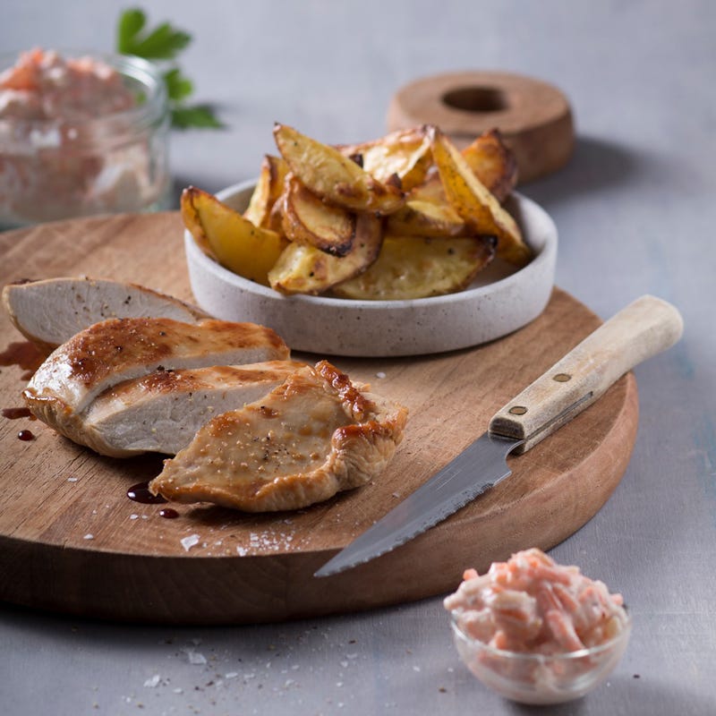Foto Putensteaks mit Kartoffelwedges und Karotten-Apfel-Quark von WW