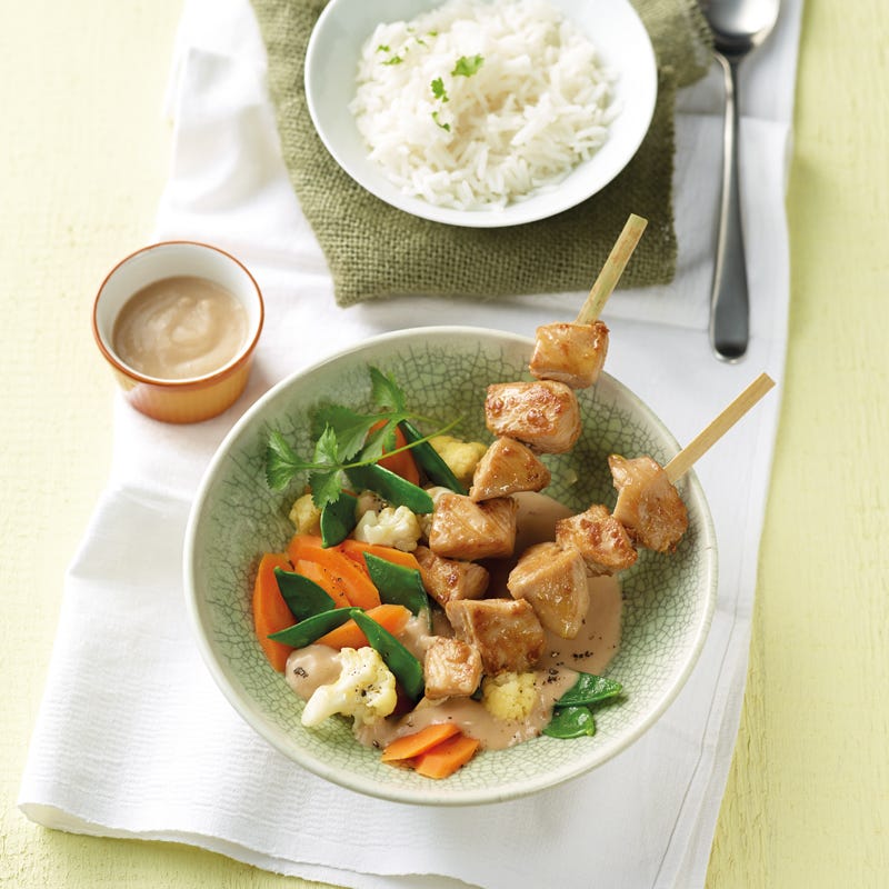 Foto Hähnchen-Saté-Spieße mit zartem Gemüse und Erdnussauce von WW