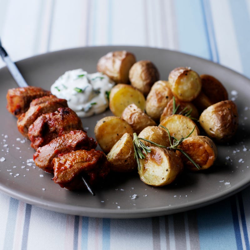 Foto Lamm-Kebabs mit Harissa zu Ofenkartoffeln von WW