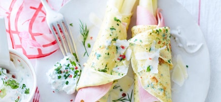 Crêpepäckchen mit Spargel