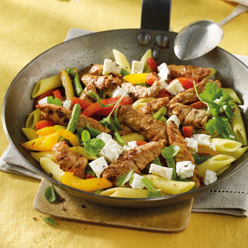 Foto Herzhafte Gyrospfanne mit buntem Gemüse und Schafskäse von WW