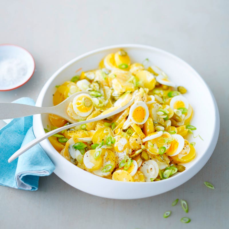 Kartoffelsalat mit Gurke und Ei