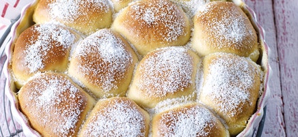 Buchteln mit Pflaumenmus
