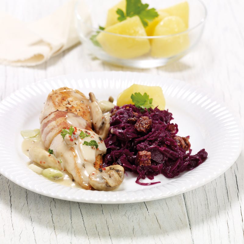 Foto Hähnchenbrustfilets im Speckmantel mit Rotkohl von WW