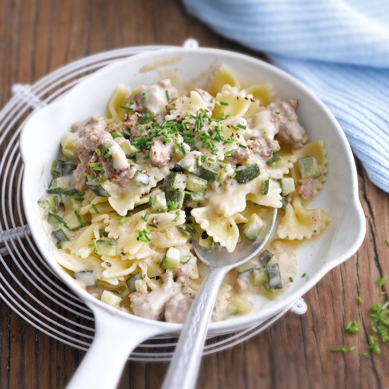 Farfalle in cremiger Tatar-Zucchini-Sauce