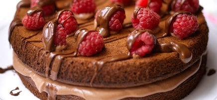 Chocolate cake with raspberries