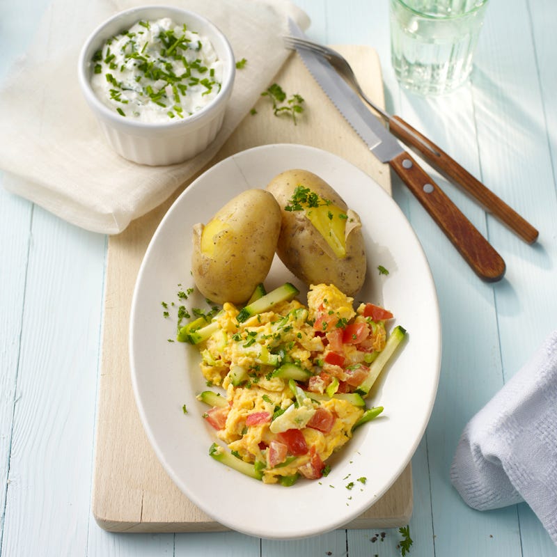 Foto Rührei mit Pellkartoffeln und Dip von WW