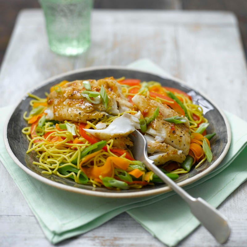 Foto Gebratener Fisch auf Safran-Möhren-Nudeln von WW