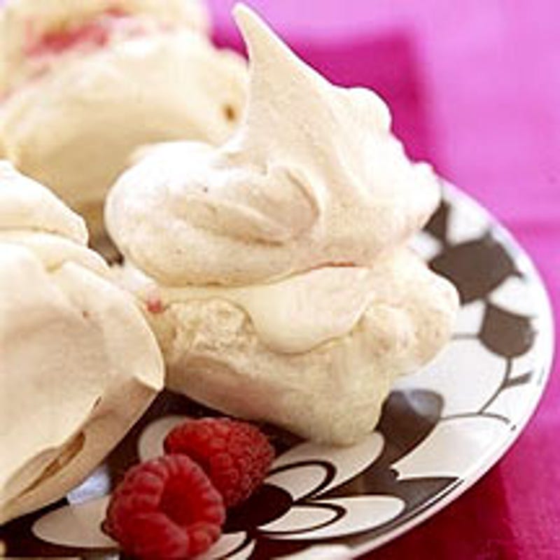 Raspberry Cream Meringues | Healthy Recipe | WW UK