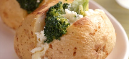 Pomme de terre farcie au cheddar et au brocoli