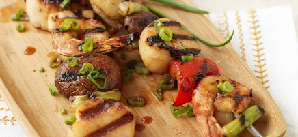 Brochettes de crevettes et de pétoncles au soya et au wasabi
