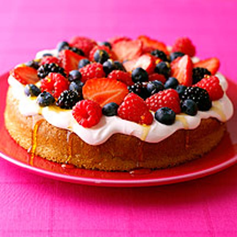 Photo of Berry sponge with maple syrup drizzle by WW