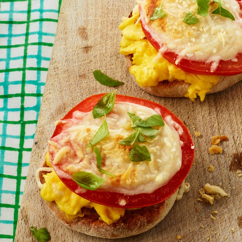 Pizza déjeuner aux œufs brouillés
