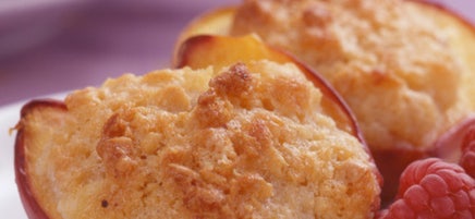 Crumble-topped peaches