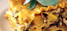 Casserole de courge musquée, de sauge et de champignons