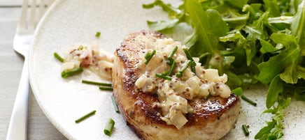 Côtelettes de porc avec sauce crémeuse à la moutarde