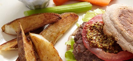 Burger et frites cuites au four