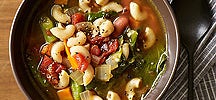 Soupe minestrone végétarienne à la scarole