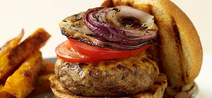 Cheeseburgers aux oignons grillés