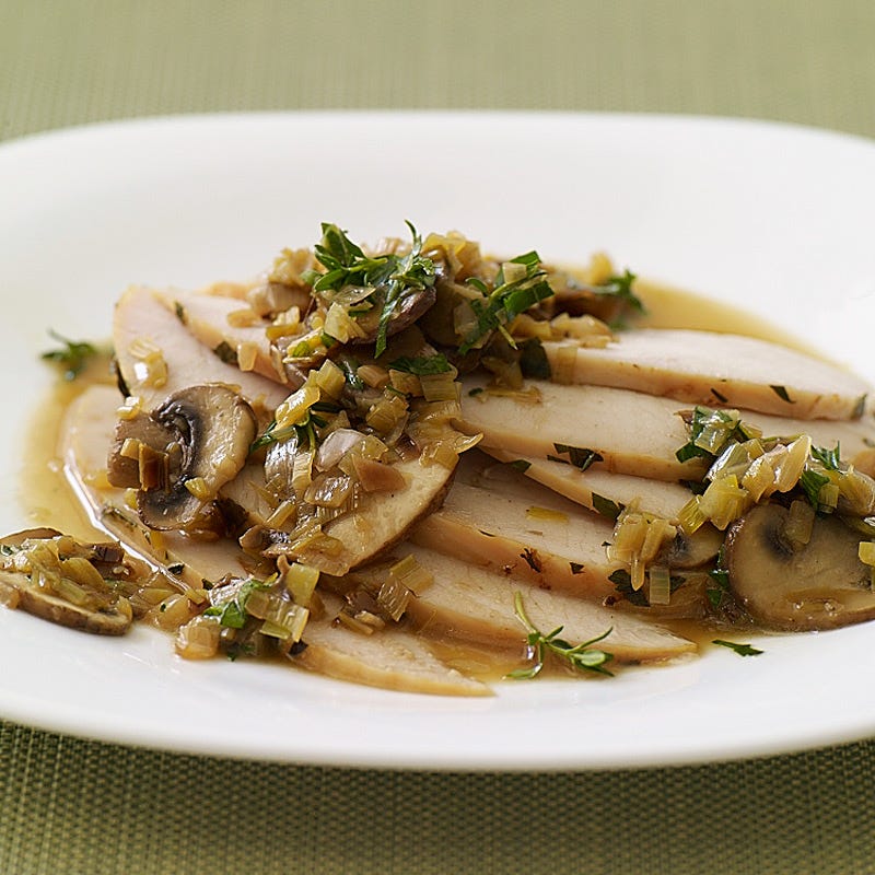 Photo de Poitrine de dinde rôtie avec poireaux caramélisés et champignons par WW