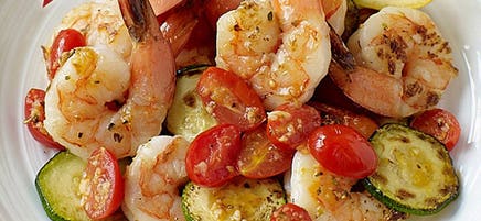 Crevettes avec zucchini et tomates