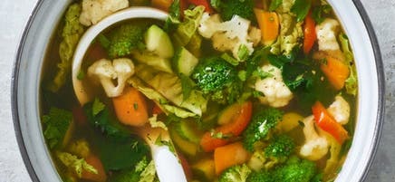 Potage aux légumes frais