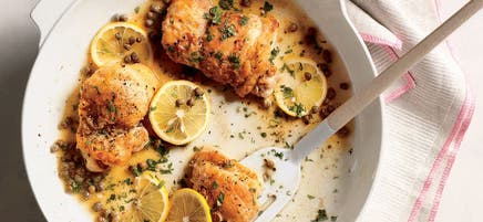 Poulet sauté avec sauce au citron et aux câpres
