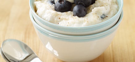 Creamy Breakfast Farina with Blueberries
