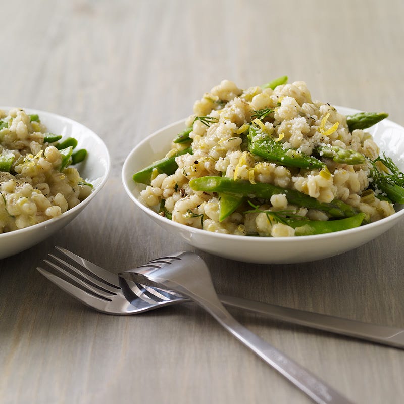 Photo de Risotto d’orge et de légumes printaniers par WW