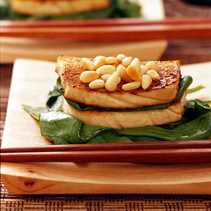 Photo de Tofu grillé avec l'ail avec bette à cardes et pignons par WW