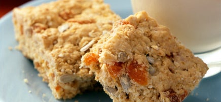 Oat and Apricot Breakfast Bars