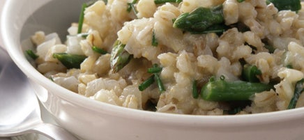 Risotto aux langues d'oiseau et aux asperges avec vinaigre balsamique
