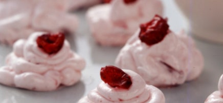 Cranberry Cookie Kisses