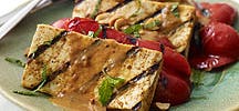 Tofu satay et poivrons grillés