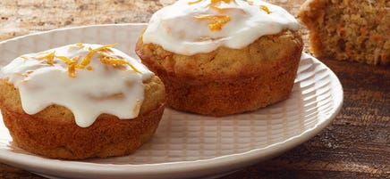 Muffins glacés de type gâteau aux carottes