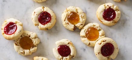 Biscuits moulés aux amandes et à la framboise