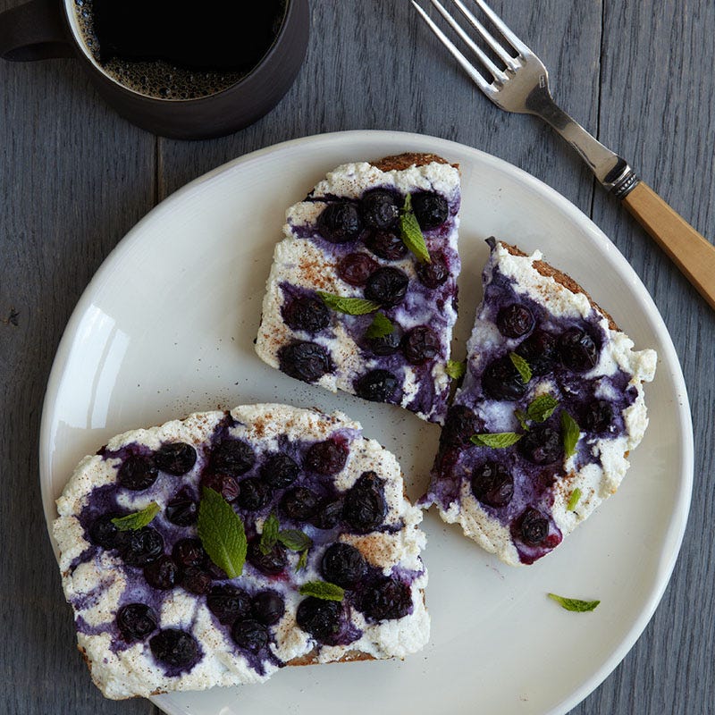 Photo de Pain grillé avec fromage et fruits par WW