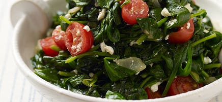 Épinards avec tomates et feta