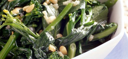 Rapini avec noix de pin
