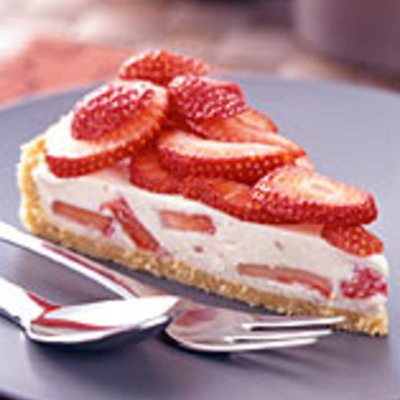 Photo of Strawberry yogurt-cream pie by WW