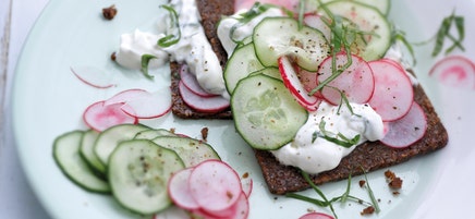 Gemüseschnitten mit Bärlauchquark