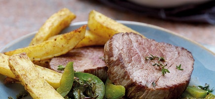 Médaillons de boeuf et frites au four