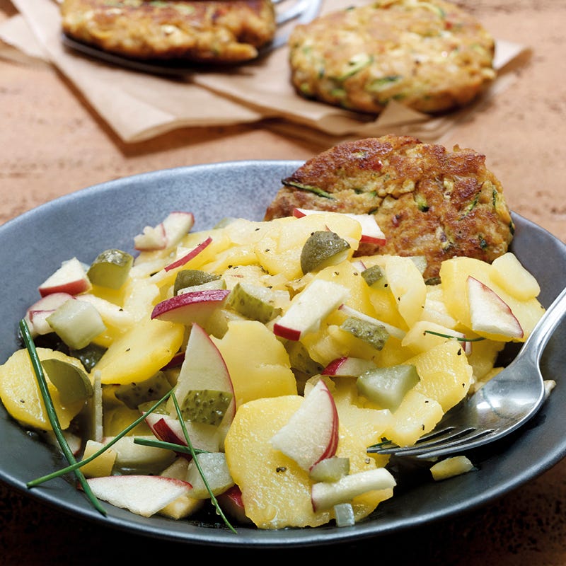 Kartoffelsalat mit Tofu-Gemüse-Tätschli