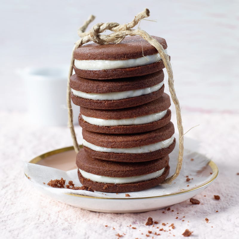 Schoko-Biskuits mit Cremefüllung