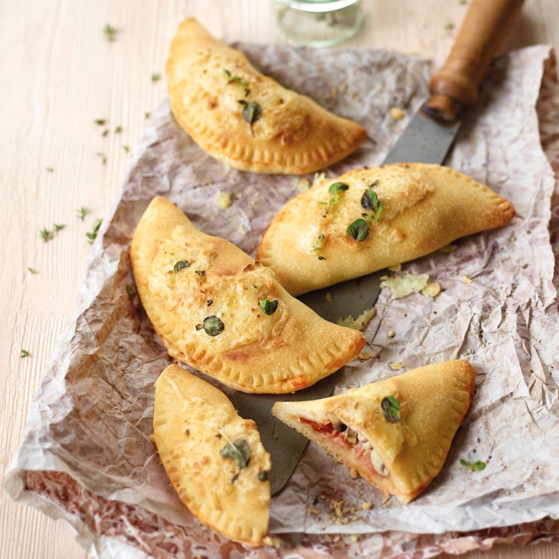 Mini-Calzone mit Schinken und Champignons