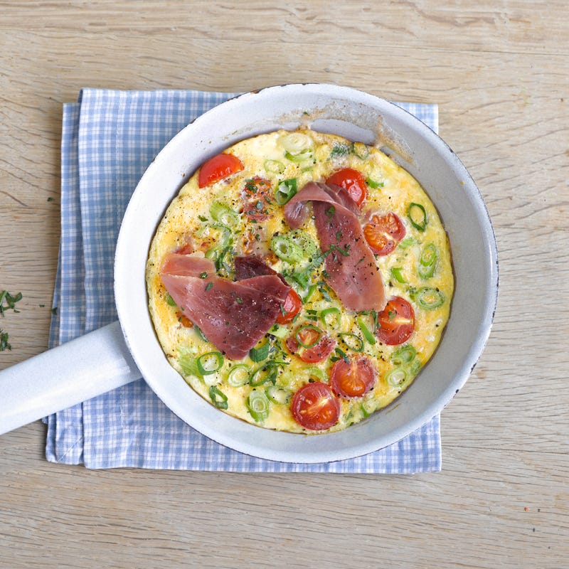 Savoureuse omelette tomates-jambon
