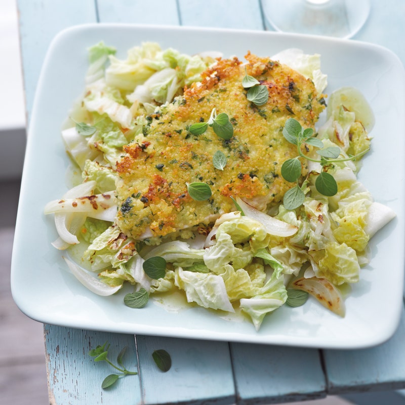 Pouletschnitzel in Couscouspanade mit Chinakohl