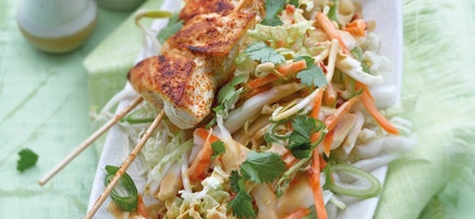 Asiatischer Pouletsalat mit Erdnussdressing