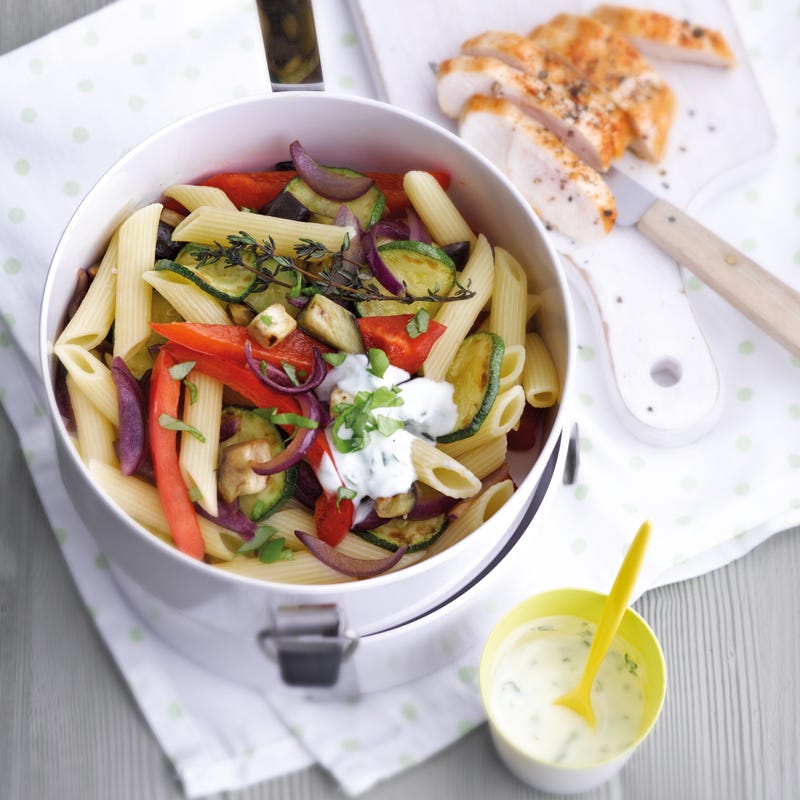 Ofengemüse-Pennesalat mit Pouletbrust