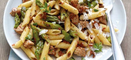 Penne aux asperges et pesto rosso